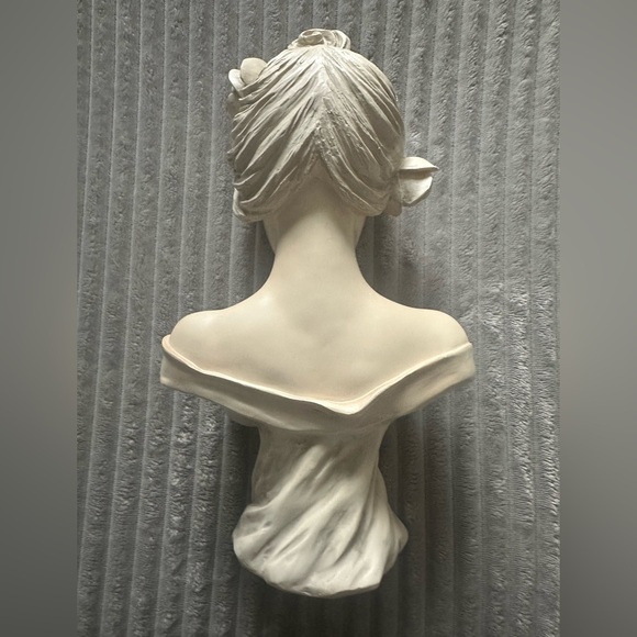 Jewlery Mannequin Head - Picture 2 of 2